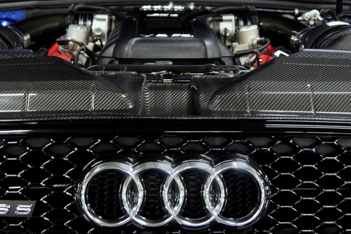 Eventuri Carbon Fiber Slam Panel Cover για Audi RS5 B8 Eventuri Carbon Fiber Slam Panel Cover για Audi RS5 B8